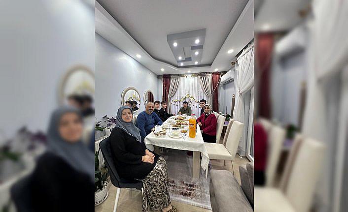 Şehit Kadir Kara Anadolu İmam Hatip Lisesi öğretmen ve öğrencilerinden şehit ailesine ziyaret