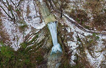 Sorkun Şelaleleri Tabiat Anıtı kar yağışıyla ayrı güzelliğe büründü