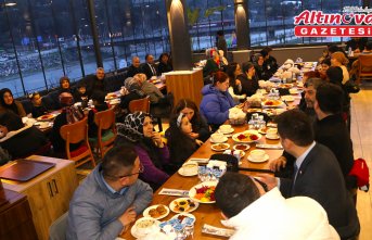 Taşova Kaymakamı Kartal, çocuklarla iftar yaptı