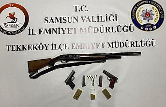 Tekkeköy'de bir evde 3 ruhsatsız silah ele geçirildi