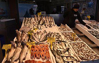 Trabzon'da istavrit ve mezgit ilgi görüyor