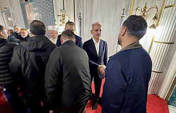 Ulaştırma ve Altyapı Bakanı Uraloğlu, bayram namazını Trabzon'da kıldı