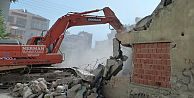 Bafra'da Metruk Binalar Yıkılıyor