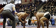 İki farklı kültürün güreşçileri karşılaştı