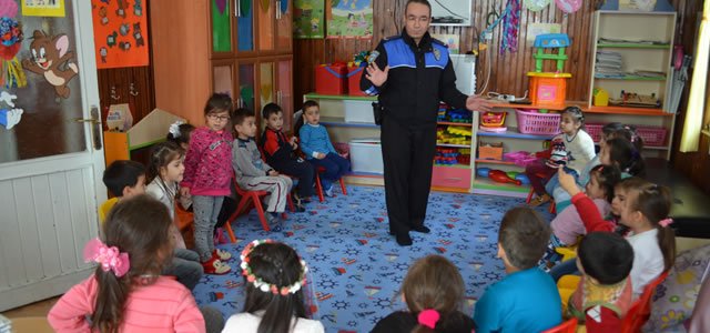 Toplum destekli polislerden anaokuluna ziyaret