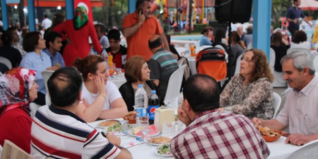 TÜRK EĞİTİM SEN ÜYELERİYLE İFTARDA BULUŞTU