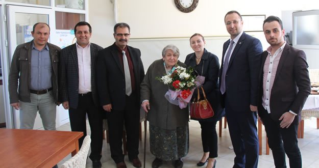 TÜRK EĞİTİM SEN’DEN HUZUR EVİNE ZİYARET