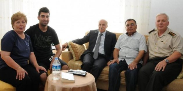 VALİ ŞAHİN JANDARMA UZMAN ÇAVUŞ  AKYÜZ’Ü ZİYARET ETTİ