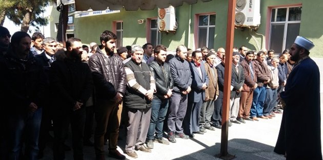 YAKAKENT HALKI ŞEHİT SAVCI KİRAZ’I UNUTMADI