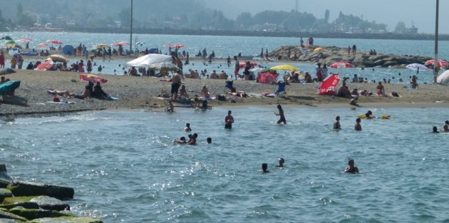 Yakakent Plajı Cıvıl Cıvıl