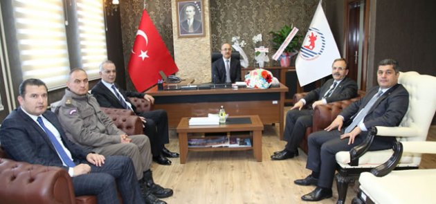 YENİ DEKAN ZEYBEK’E HAYIR OLSUN ZİYARETİ