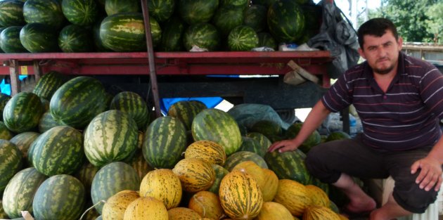 YOL KENARI KAVUN-KARPUZ PAZARI OLDU