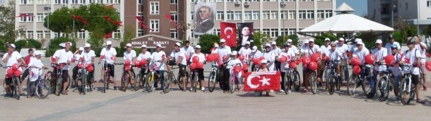 ZAFER BAYRAMI İÇİN PEDAL ÇEVİRDİLER