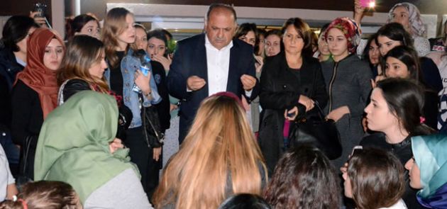 Zonguldak'ta kız yurdunda kalan öğrencilerden eylem