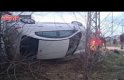 Samsun'da devrilen otomobildeki iki kişi yaralandı