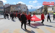 Tosya ilçesinde Gençlik Haftası çelenk sunma töreniyle başladı