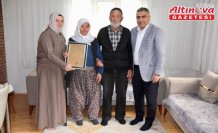 Merzifon Kaymakamı Karaaslan, evliliklerinin 66. ve 60. yılını dolduran çiftleri ziyaret etti