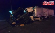 Amasya'da iki tırın çarpıştığı kazada 3 kişi yaralandı