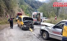 Samsun'da otomobil ile hafif ticari aracın çarpıştığı kazada 3 kişi yaralandı