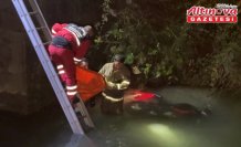 Bartın'da dere yatağına devrilen motosikletin sürücüsünü itfaiye kurtardı