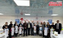 Düzce'de ilkokul öğrencileri ve anneleri, sağlıklı besin yarışmasında hünerlerini sergiledi