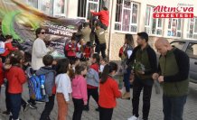 Havza'da okul öğrencilerine fidan dağıtıldı