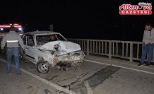 Sinop'ta köprü korkuluğuna çarpan otomobildeki 3 kişi yaralandı