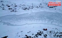 Bayburt'taki Aydıntepe Göleti'nin yüzeyi buz tuttu
