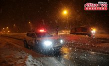 Bolu Dağı'nda yoğun kar yağışı etkili oluyor