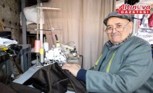 Çocuklarının ısrarına rağmen 78 yıldır sürdürdüğü terzilik mesleğini bırakmıyor