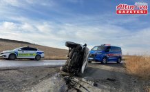 Çorum'da devrilen otomobildeki 2 kişi yaralandı