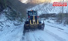 Karadeniz'deki 4 ilde kar nedeniyle 265 yerleşim yerinin yolu ulaşıma kapandı