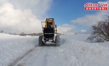Kavak'ta belediye ekipleri karla mücadele çalışması yürütüyor
