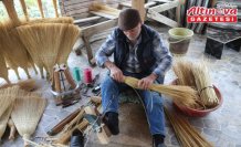 Süpürge üretimi Gökçeoluk köyündekilerin gelir kapısı olmaya devam ediyor
