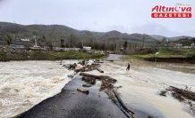 Düzce'de sağanakla su seviyesi yükselen çay köy yolunu ulaşıma kapadı