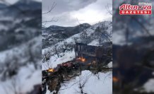 Karabük'te 2 katlı ahşap ev yandı