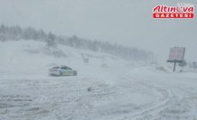 Tokat-Sivas kara yolunda kar yağışı ve tipi etkili oluyor