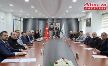 Artvin Valisi Ergün, muhtarlarla bir araya geldi