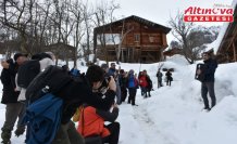 Artvin'in karla kaplı Maden köyü fotoğraf tutkunlarını ağırladı