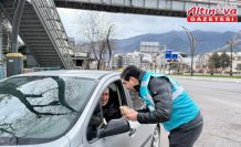 Karabük'te “İftara 5 Kala“ programı kapsamında vatandaşlara kumanya dağıtılıyor