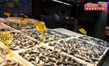 Trabzon'da balıkçı tezgahlarında istavrit ilgi görüyor