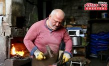 Tutkuyla dövdüğü demir ve çeliği yaklaşık 40 yıldır tarım aletlerine dönüştürüyor