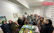 Zonguldak'ta kursiyer kadınlar ördükleri atkı ve bereleri depremzede çocuklara gönderdi