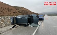 Çorum'da devrilen otomobildeki 5 kişi yaralandı
