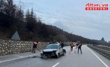 Amasya'da refüje çarpan otomobildeki 1 kişi öldü, 3 kişi yaralandı