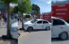 Tokat'ta iki otomobilin çarpıştığı kazada 4 kişi yaralandı