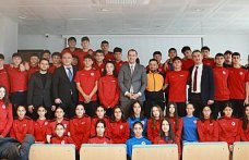 Akçaabat Belediye Başkanı Ekim lise öğrencileriyle bir araya geldi