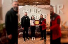 Kastamonu Kamp ve Off-Road Kulübünden kick boksta dünya şampiyonu milli sporcuya ziyaret