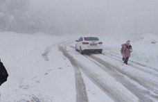 Ayvacık'ta karla mücadele çalışmaları sürüyor