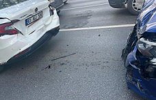 Samsun'da 3 aracın karıştığı trafik kazasında 1 kişi yaralandı